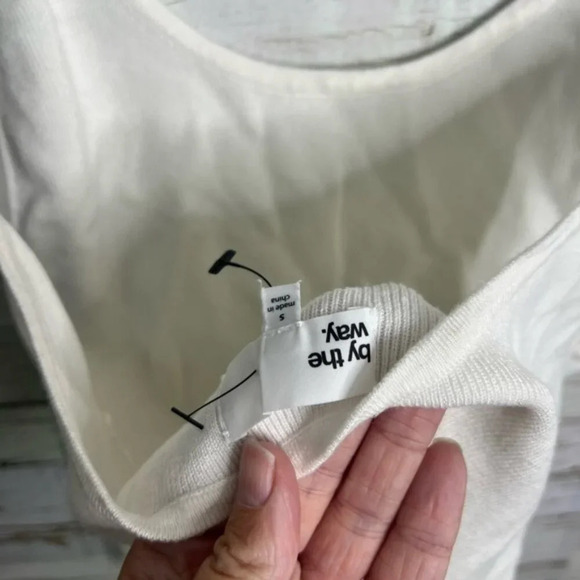 White by the way. Revolve bodysuit size small - Picture 4 of 7